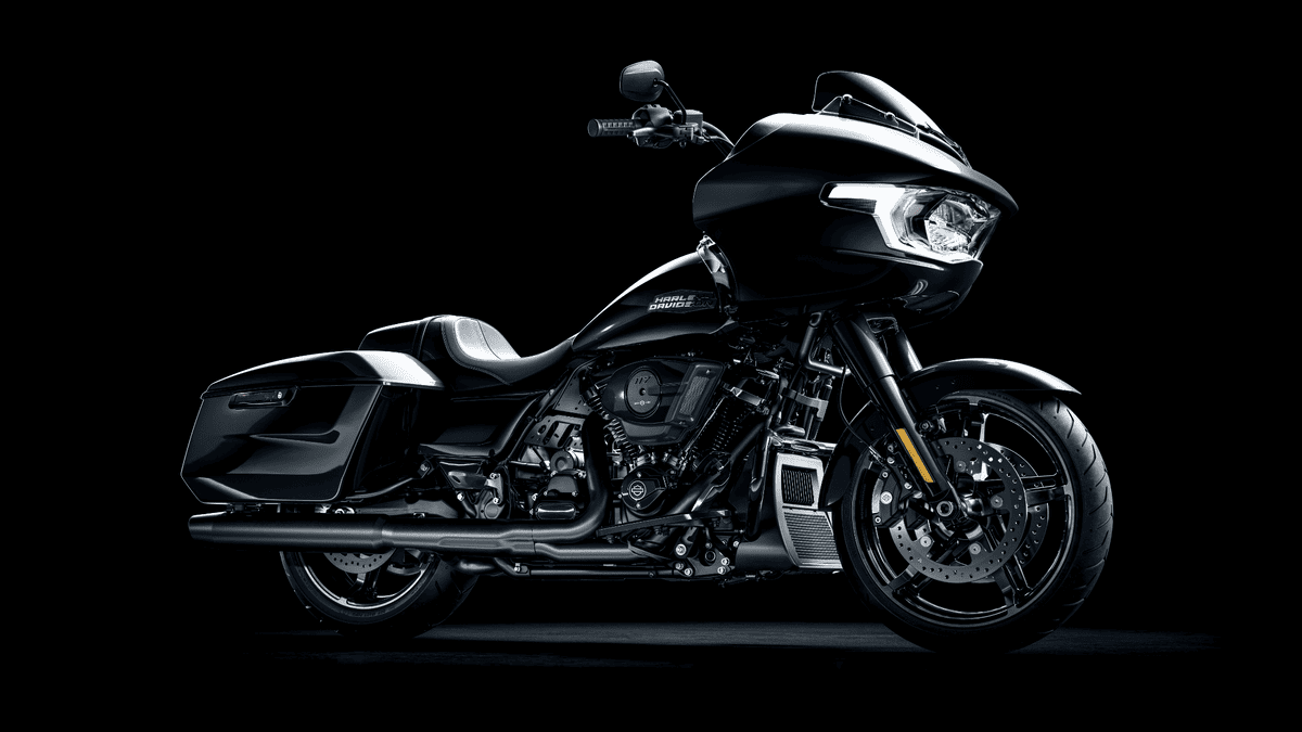 2025 Harley-Davidson® CVO™ Road Glide® ST in bold red finish, featuring high-performance Milwaukee-Eight® 121 V-Twin near Deer Park, TX.